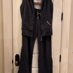 Nike vest and matching pants combo, size medium